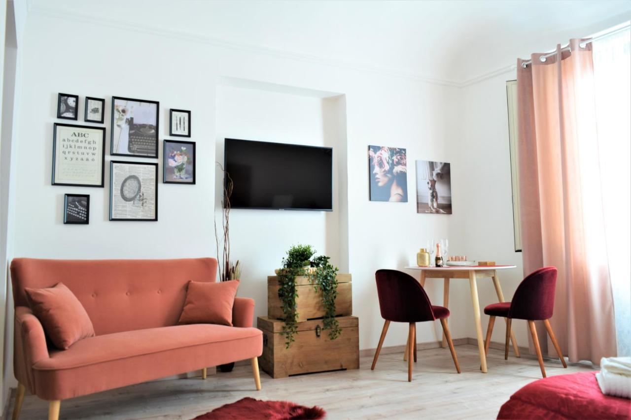 Le Moresche Apartment Катания Экстерьер фото
